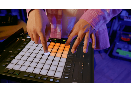 AKAI PROFESSIONAL - APC64